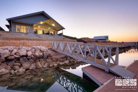 11 Kestrel Place - PRIVATE JETTY - Darwin Holiday 1