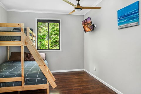 11 Naiad Court - Rainbow Shores, Fantastic Family Retreat, Swimming Pool, 200m To Beach, Free Wi-Fi - Darwin Holiday 1