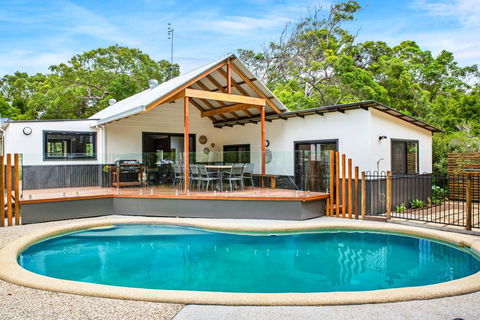 11 Naiad Court - Rainbow Shores, Fantastic Family Retreat, Swimming Pool, 200m To Beach, Free Wi-Fi - Darwin Holiday 0