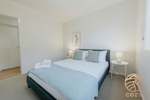 118 Refreshing 3BR Werribee Family House - Darwin Holiday 2