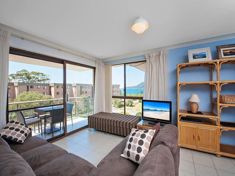 12 'Commodore', 6 Intrepid Close - Beautiful Water Views - Darwin Holiday 2