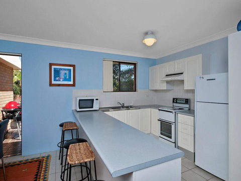 12 'Commodore', 6 Intrepid Close - Beautiful Water Views - Darwin Holiday 3