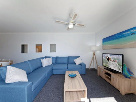 12 'Kiah', 53 Victoria Pde - Panoramic Water Views In The Heart Of Nelson Bay - Darwin Holiday 3