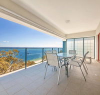 12 'Le Vogue' 16 Magnus St - Sensational Water Views Lift Pool  Tennis Court - Darwin Holiday