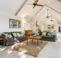 12 Childe Street Byron Bay - Absolute Belongil Summerhouse - Darwin Holiday