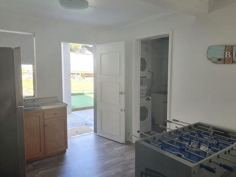 12 Cooloola Drive - Family Home, Close To Beach, Pet Friendly - Darwin Holiday 0