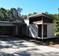 12 Satinwood Drive - Family home with swimming pool located in natural bushland and close to beach - Darwin Holiday