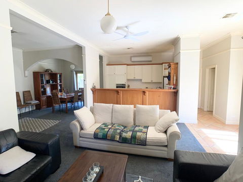 123 Hill St, Heart Of Orange, Double Brick - Darwin Holiday 2