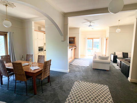 123 Hill St, Heart Of Orange, Double Brick - Darwin Holiday 1