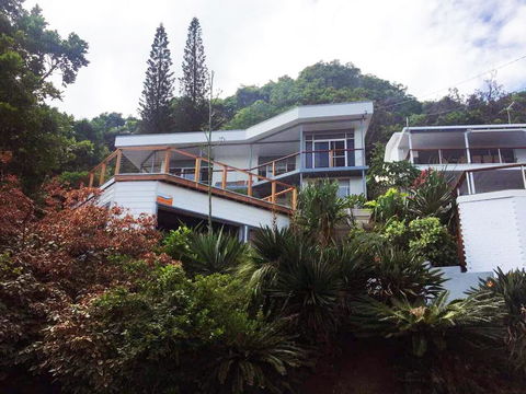 13 Brownell Drive Wategos Beach - Beach House - Darwin Holiday 1