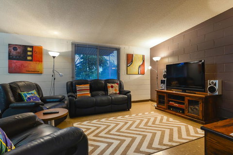 13 Grenadier Street - Shady Haven With A Large Outdoor Entertaining Area - Darwin Holiday 2