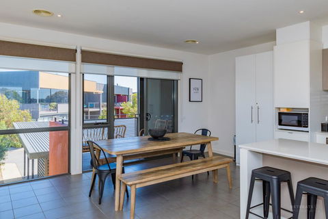 13 Shore Place - Darwin Holiday 0