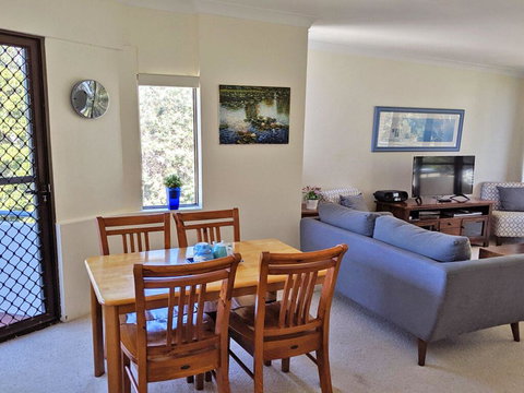 13' Mistral Court', 17 Mistral Close - Walk Across To Little Beach! - Darwin Holiday 3