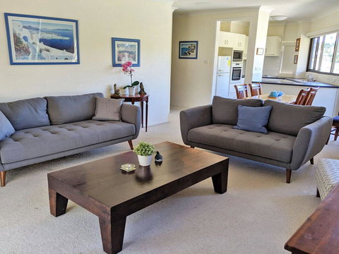 13' Mistral Court', 17 Mistral Close - Walk Across To Little Beach! - Darwin Holiday 2