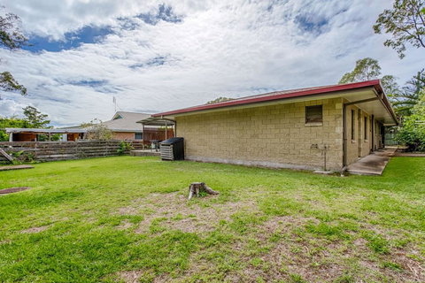 14 Double Island Drive - Rainbow Beach, Large Holiday House With Pool,Pets Welcome, Free Wi-Fi - Darwin Holiday 3