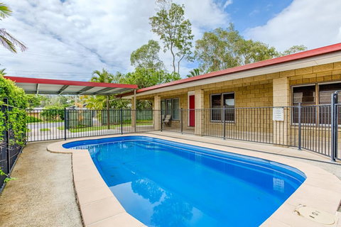 14 Double Island Drive - Rainbow Beach, Large Holiday House With Pool,Pets Welcome, Free Wi-Fi - Darwin Holiday 0