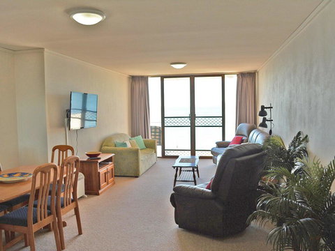 15 'Harbourside' 3-7 Soldiers Point Road - Right On The Waterfront - Darwin Holiday 1