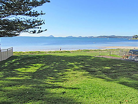 15 'Kanangra', 39 Soldiers Point Road - Fantastic Unit Right On The Water - Darwin Holiday 0