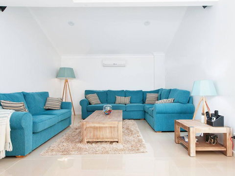 15 'The Moorings', 4 Cromarty Road - Stunning With Water Views & Pool - Darwin Holiday 2