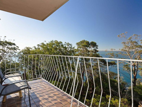 15 'Thurlow Lodge', 6 Thurlow Avenue - Fantastic Unit With Water Views & Pool In Complex - Darwin Holiday 1