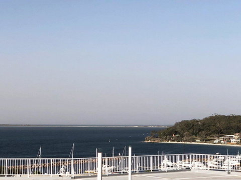 15 Dolphin Cove, 2 - 6 Government Rd - Stunning Penthouse With Views, Lift & Ducted Air Conditioning - Darwin Holiday 3