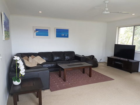 15 Larapinta Court - Family Home With Swimming Pool In A Quiet Street And Central Location Close To CBD - Darwin Holiday 1