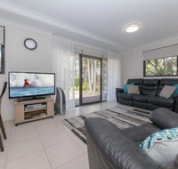 16 'Carindale' 19-23 Dowling St - Ground floor Foxtel Pool and Tennis Court - Darwin Holiday