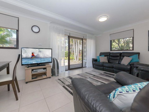 16 'Carindale' 19-23 Dowling St - Ground Floor, Foxtel, Pool And Tennis Court - Darwin Holiday 0