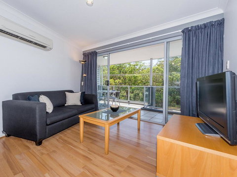 18 'Shoal Bay Beach Apartments' - Fantastic Air Conditioned Unit With A Pool & Lift - Darwin Holiday 3