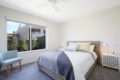 18 On Rayner - Swish Apartment Myrtleford - Darwin Holiday 1