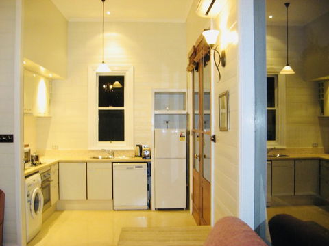 1880s Kananook Boutique Historic Luxury Apartment FSC Private Villa Bairnsdale - Darwin Holiday 2