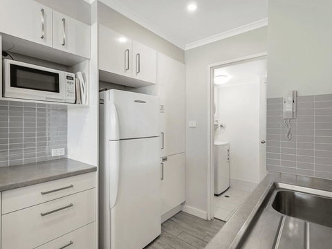 19 'Bay Parklands', 2 Gowrie Avenue - Ground Floor Renovated Unit With Water Views & WIFI - Darwin Holiday 2
