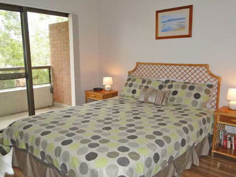 19 'The Commodore' 9-11 Donald Street - Two Bedroom Unit In The CBD Of Nelson Bay - Darwin Holiday 1