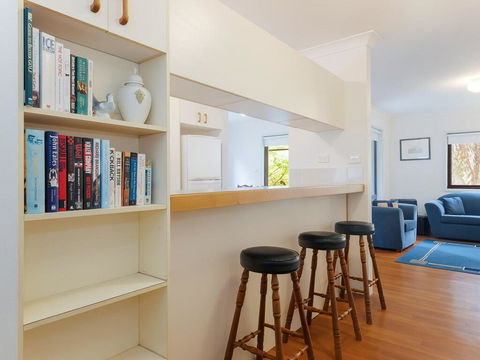 2 'Carindale', 19-23 Dowling Street - Pool, Tennis Court, Close To Town - Darwin Holiday 1