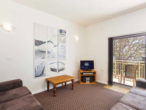 2 'Fiddlers Green' 62 Magnus Street - Ground Floor Unit Walking Distance To Nelson Bay - Darwin Holiday 3
