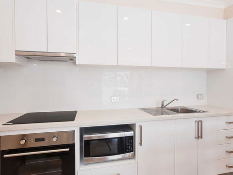 2 'Hibiscus Court' 9 Government Road - Fantastic Air Conditioned 3 Bedroom Unit - Darwin Holiday 2