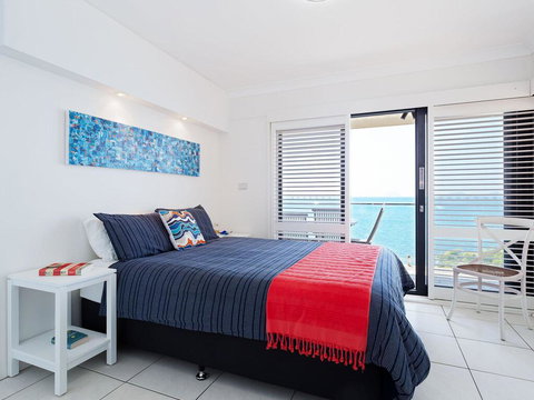 2 'Lanimer' 14 Mitchell Street - Beautiful Waterfront Property With Spectacular Views - Darwin Holiday 1