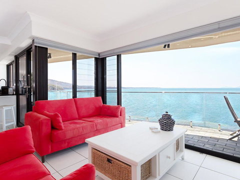 2 'Lanimer' 14 Mitchell Street - Beautiful Waterfront Property With Spectacular Views - Darwin Holiday 0