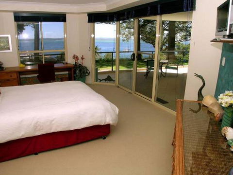 2 'Magnus Pines' 52-56 Magnus Street - Stunning Unit With Aircon, Water Views & Foxtel - Darwin Holiday 1