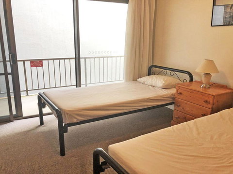 2 'Tradewinds', 110 Victoria Parade - Fantastic Unit With Waterviews & Close To The Marina - Darwin Holiday 3