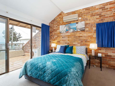 2 'Yachtsman Rest', 37 Victoria Parade - Foxtel, Aircon, Waterviews - Darwin Holiday 1