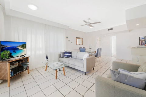 2 Bedroom Alex Unit - Ocean, Pool And Park Views - Darwin Holiday 2