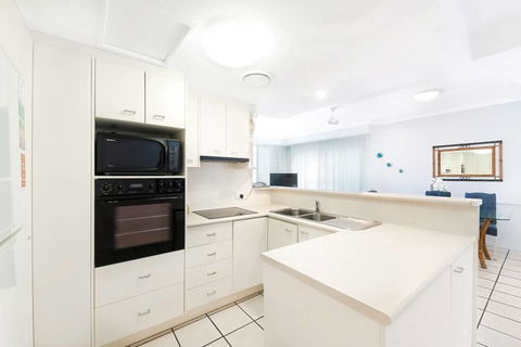 2 Bedroom Alex Unit - Ocean, Pool And Park Views - Darwin Holiday 1
