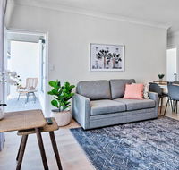 2 Bedroom Apt with Balcony  Air Con in Plympton