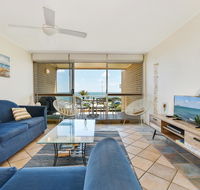2 Bedroom Top Floor Unit - Ocean Views and Pool - Darwin Holiday