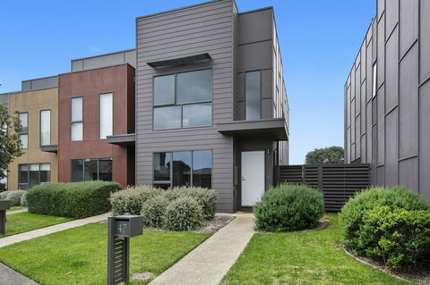 2 Bedroom Townhouse - Family & Corporate Bookings Only - Darwin Holiday 3