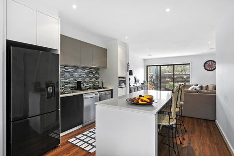 2 Bedroom Townhouse - Family & Corporate Bookings Only - Darwin Holiday 0