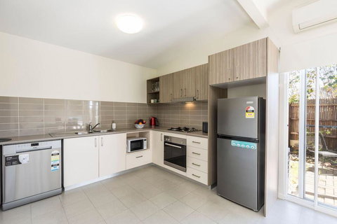 2 Bedroom W/Parking Near Central Cessnock - Darwin Holiday 1