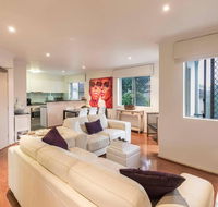 2 Bedroom with Parking  AC Close To Beach  City - Darwin Holiday