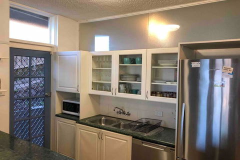 2 Bedroom, SHORT Walk To CBD,BEACH And DARBY ST - Darwin Holiday 2